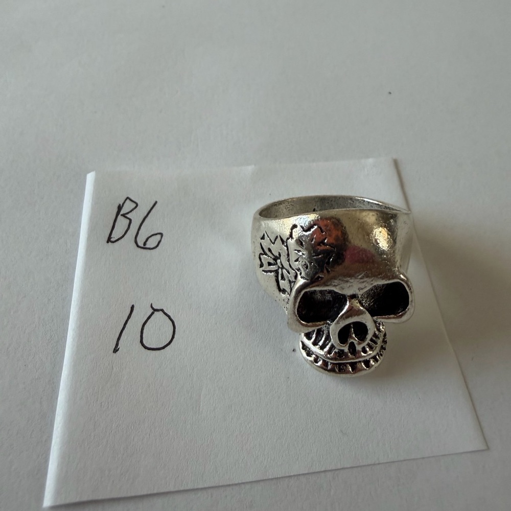 Silver Skull Ring